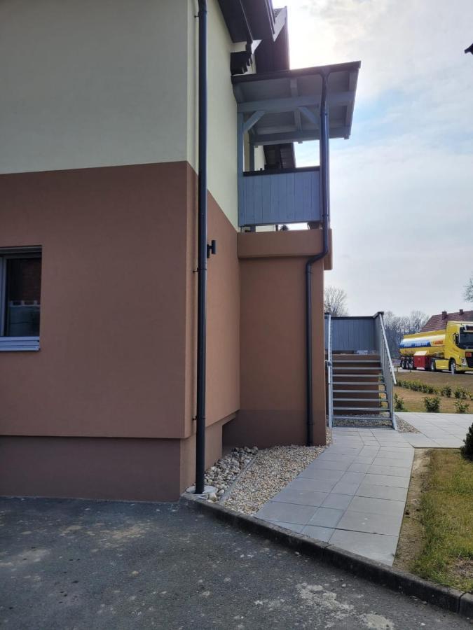 Ferienwohnung Stoisser Mureck Luaran gambar