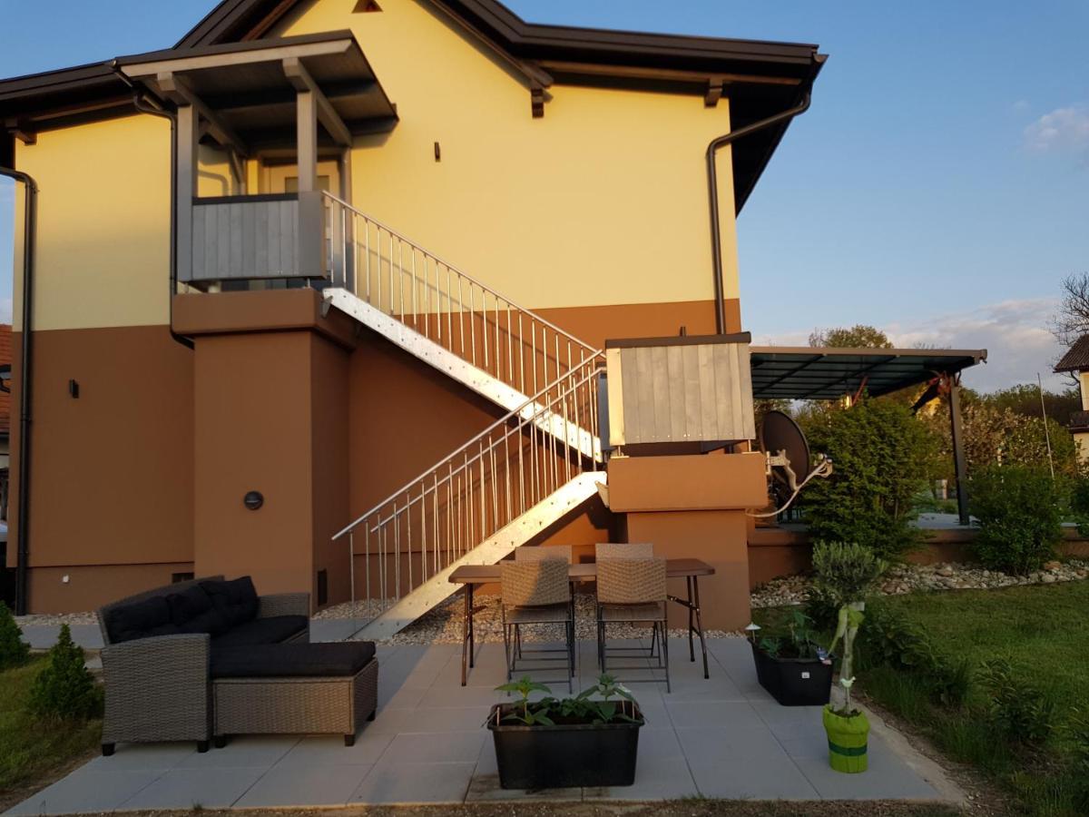 Ferienwohnung Stoisser Mureck Luaran gambar